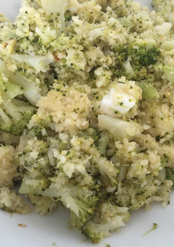 Una foto de Couscous con brocoli y quesos