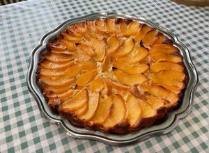 Une photo de Gâteau Façon Tarte aux Coings et Miel