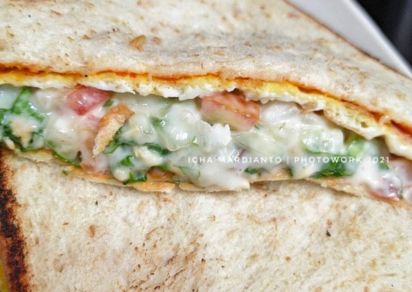 Omelette Salad Sandwich