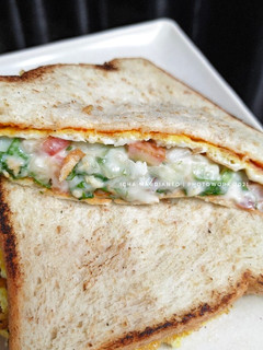 Foto resep Omelette Salad Sandwich