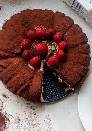 A picture of Tiramisu cake 😍.