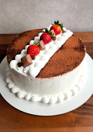 عکسی از دستور کیک خامه ای با کرم قهوه (Cake with Coffee cream)