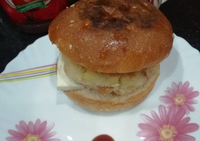 Poha Aloo Tikki Burger