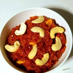 A picture of Quick Carrot Halwa With Khoya.