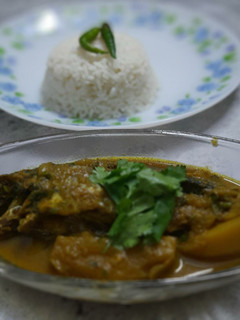 বেগুন আলু দিয়ে ট্যাংরা মাছের ঝোল (begun aloo diye tangra macher jhol recipe in Bengali) রেসিপির প্রধান ছবি