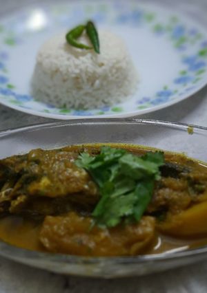 বেগুন আলু দিয়ে ট্যাংরা মাছের ঝোল (begun aloo diye tangra macher jhol recipe in Bengali) রেসিপির প্রধান ছবি