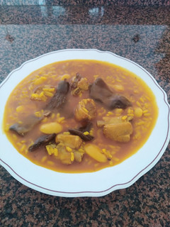 Una foto de Arroz con rebollones y costillas de cerdo
