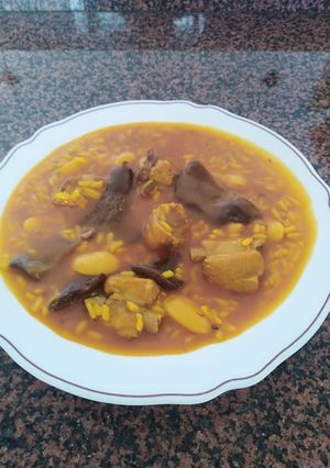 Una foto de Arroz con rebollones y costillas de cerdo