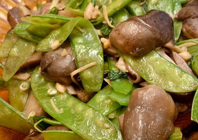 清炒荷蘭豆草菇（ 含五辛） 食譜與作法by kEN ～ 靠近蔬食- Cookpad
