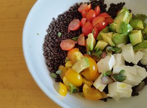 Foto di Insalata estiva di lenticchie beluga