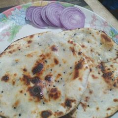 A picture of Naan.