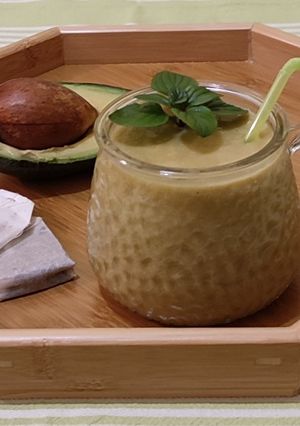 Φωτογραφία της συνταγής Smoothie πράσινο τσάι και αβοκάντο