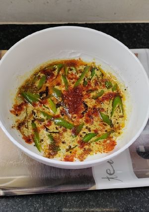 A picture of Tadke wali Mirchi Raita.