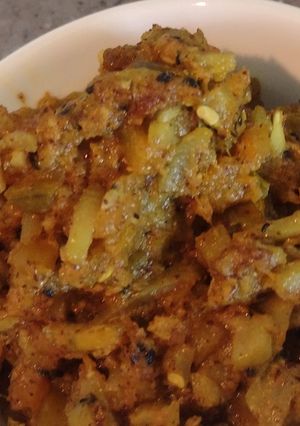লাউ ঘন্ট (lau ghonto recipe in Bengali) রেসিপির প্রধান ছবি