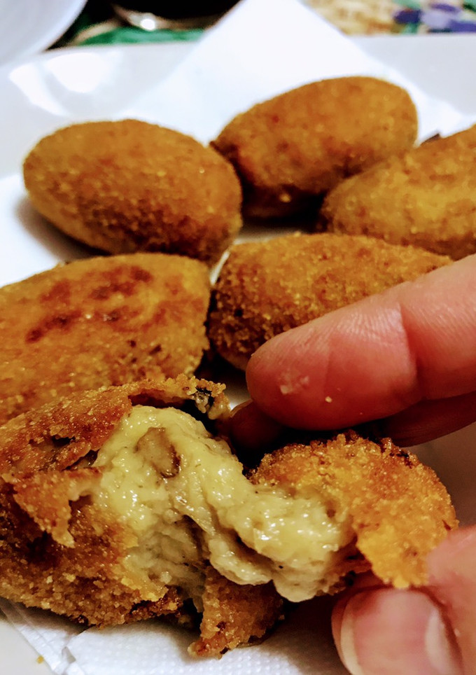 Una foto de La mejor receta de croquetas de boletus con foie de pato 🦆
