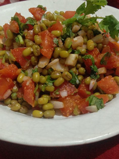 મુંગ ચાટ (Mung Chaat Recipe in Gujarati) રેસીપી મુખ્ય ફોટો