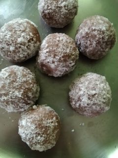 চকোলেট মালাই লাড্ডু (chocolate malai ladoo recipe in Bengali) রেসিপির প্রধান ছবি
