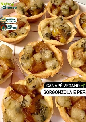 Foto de Canapé de Pera e Gorgonzola Vegetal NatuCheese