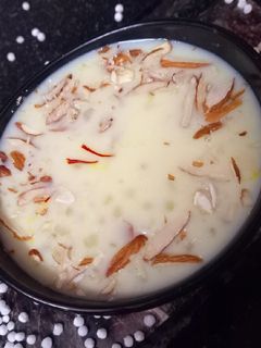 साबूदाने की खीर (Sabudane ki Kheer Recipe in Hindi) रेसिपी मुख्य फोटो