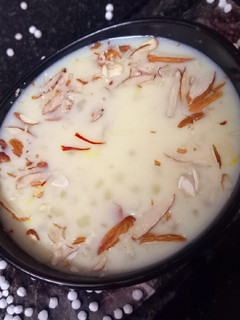 साबूदाने की खीर (Sabudane ki Kheer Recipe in Hindi) रेसिपी मुख्य फोटो