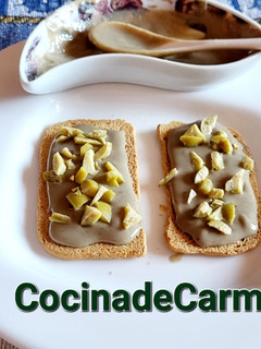 Una foto de Crema de pipas de girasol para snacks