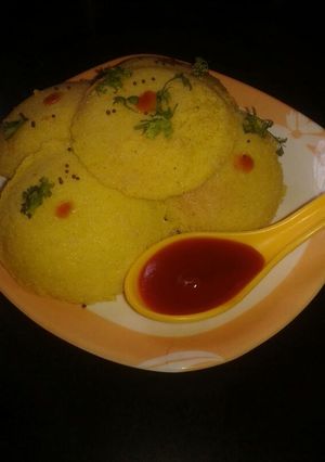 A picture of Rawa dhokla idli.
