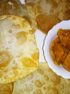 লুচি কাশ্মীরি আলুর দম(luchi kashmiri aloor dum recipe in Bengali) রেসিপির প্রধান ছবি