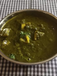 होटल स्टाइल पालक पनीर (Hotel style palak paneer recipe in hindi) रेसिपी मुख्य फोटो