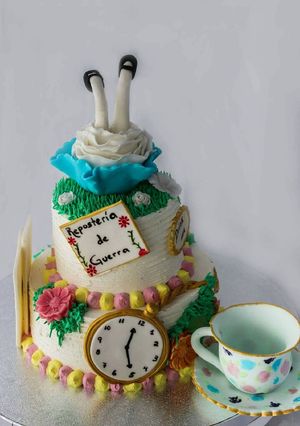 Foto principal de Tarta "Alicia en el país de las maravillas"- Tutorial de decoraciones con fondant