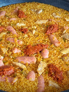 Una foto de Bulgur con salchichas y sobrasada