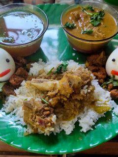 முட்டை வித் மட்டன் லஞ்ச் காம்போ (Egg mutton Lunch Combo Recipe in tamil) செய்முறை முக்கிய புகைப்படம்