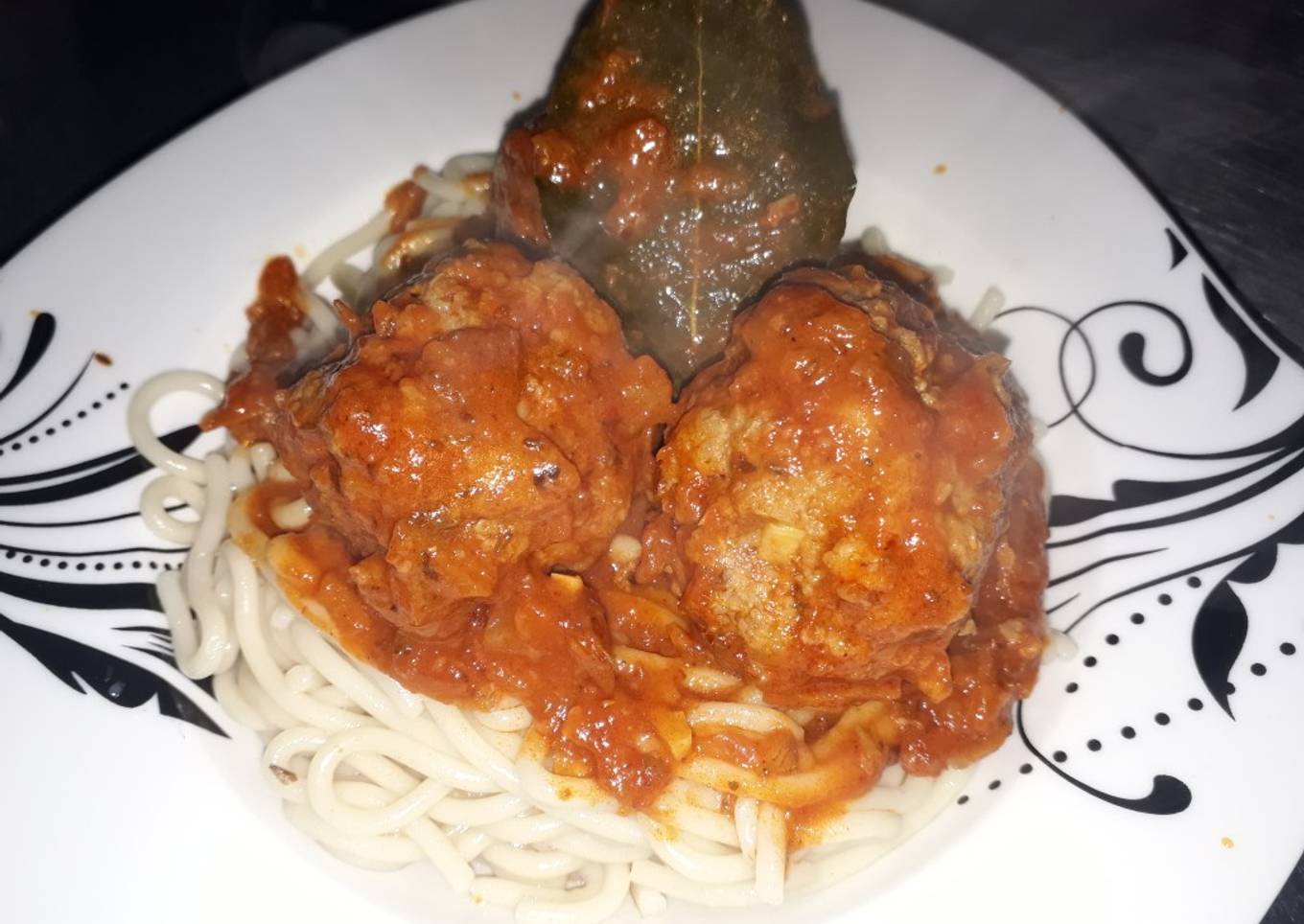 Espaguetis con Albóndigas