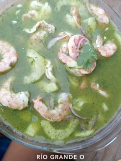 Una foto de Aguachile verde costeño