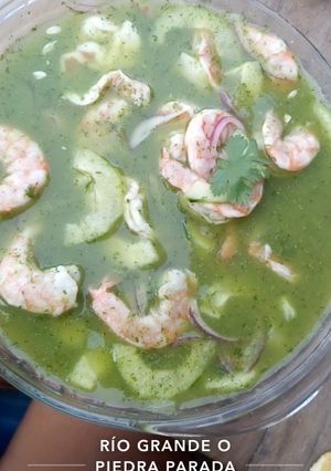 Una foto de Aguachile verde costeño