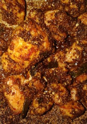 A picture of Chicken ghee roast no onion no tomato.
