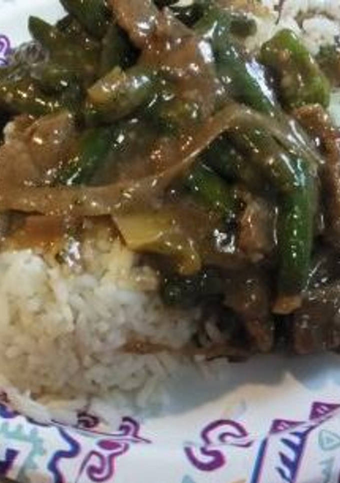 Una foto de Carne fácil y salteado de brócoli