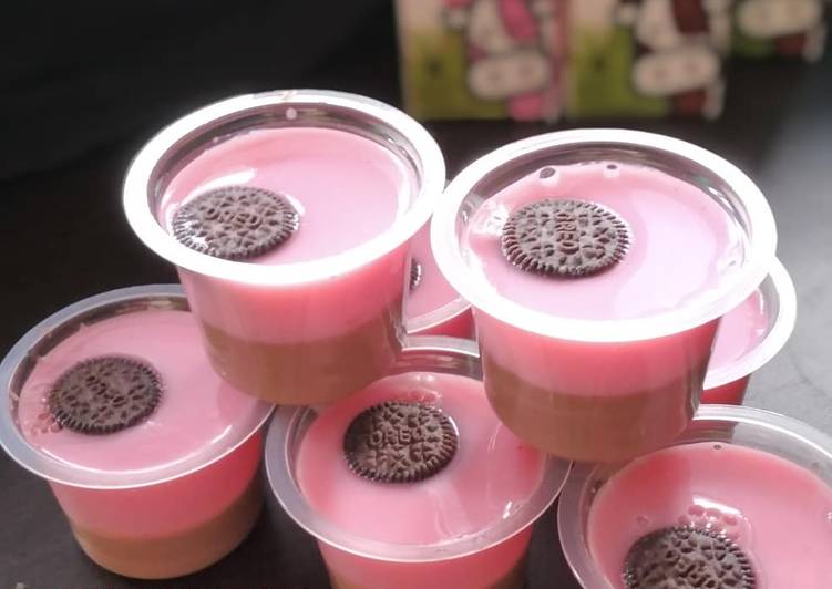 Puding Susu Coklat Strawberry