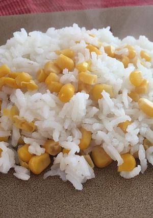 Una foto de Arroz blanco con elote