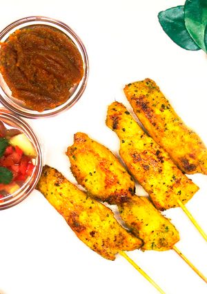 Una foto de Cómo hacer pinchitos de pollo thai gai satay