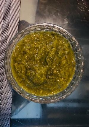 A picture of Cary ki chutney.