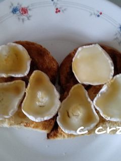 Una foto de Tosta de queso de cabra con miel