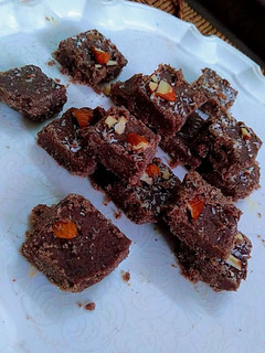 गुड से बनी रागी की सुखड़ी रेसिपी मुख्य फोटो
