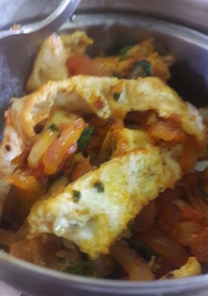 A picture of Egg Noodles with spinach flavoured.