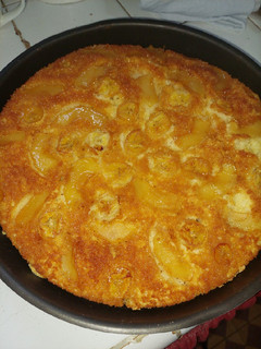 Una foto de Torta invertida de manzana y banana