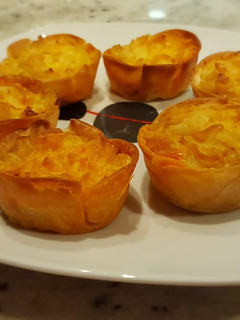 Una foto de Miniquiches de tortilla de patatas y chorizo