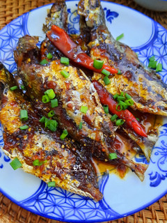 Hình của món Cá chỉ vàng kho tiêu.