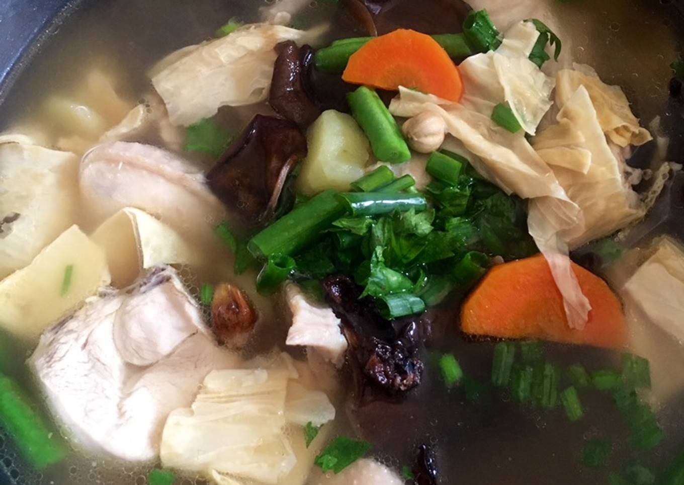 Sop ayam kembang tahu