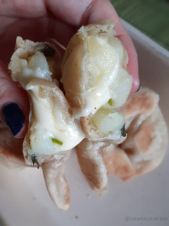 Una foto de Empanadas de papa, cebolla de verdeo y queso