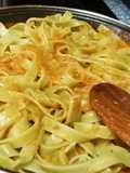 Fetuccine a las espinacas con salsa Napolitana