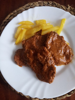 Una foto de Estofado de ternera en salsa de nueces